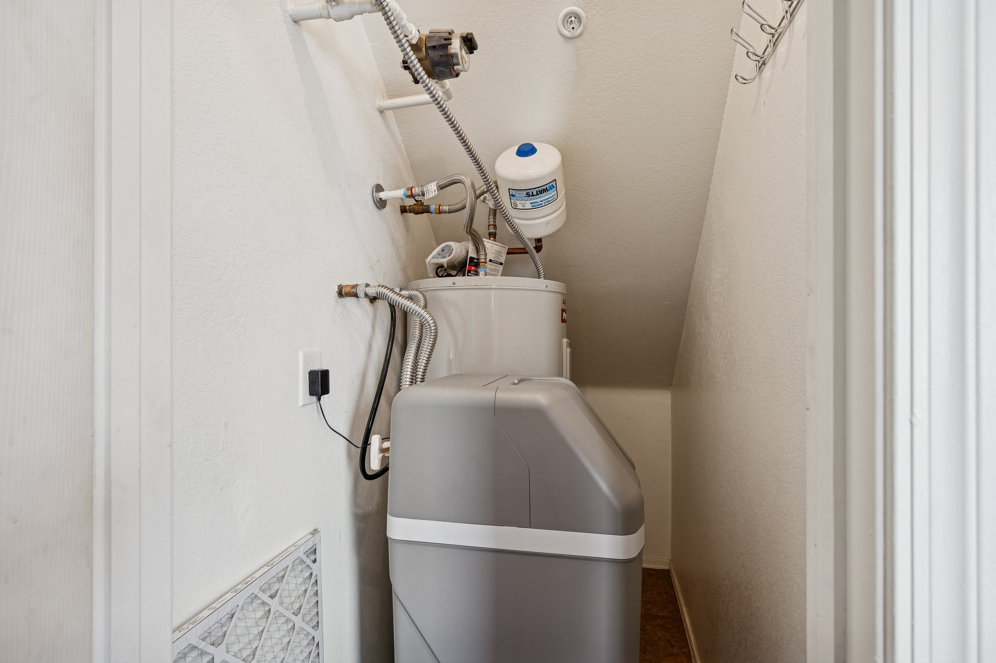 900 S 94th St 1079 - 026.jpg