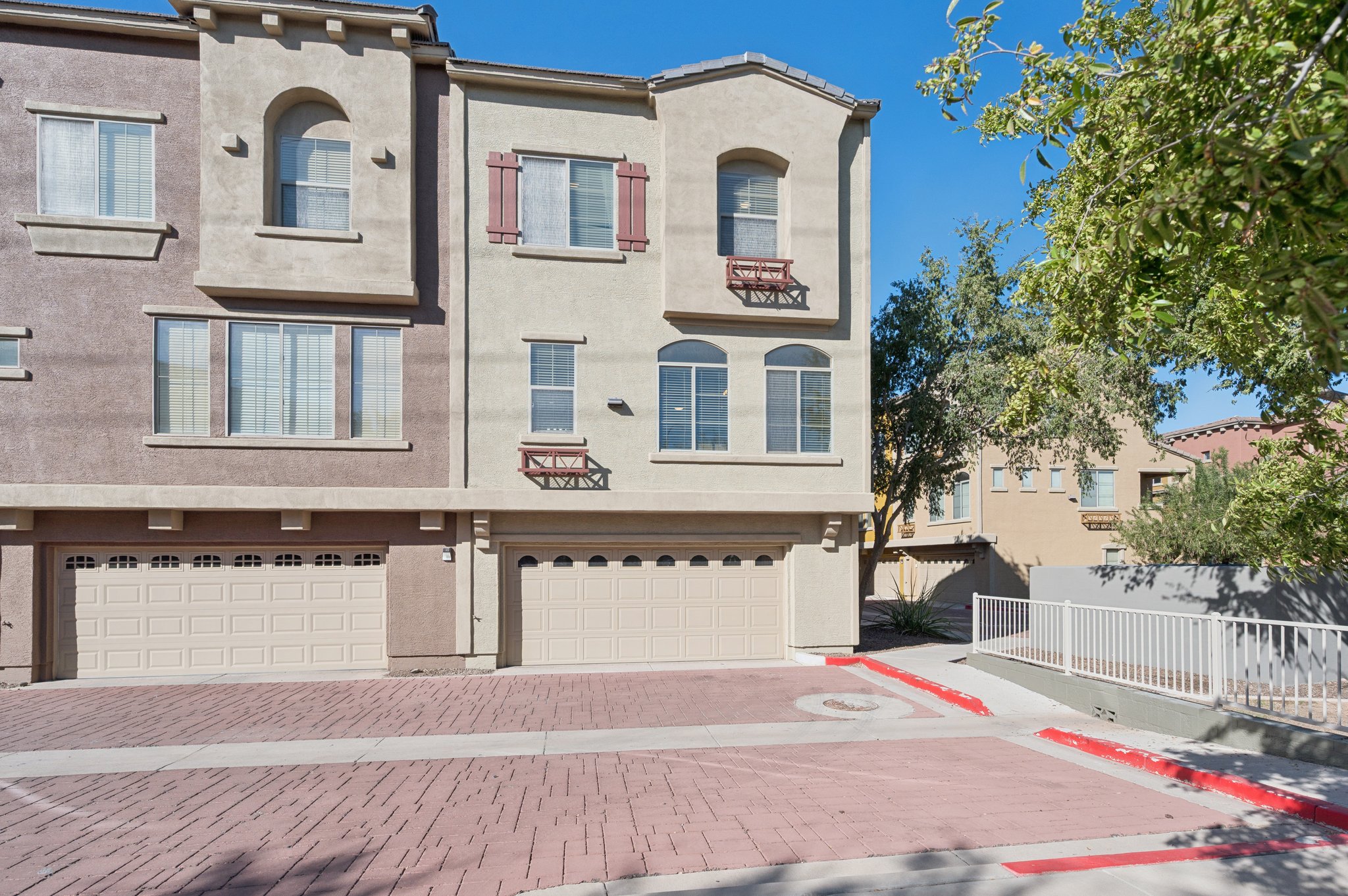 900 S 94th St 1079 - 027.jpg