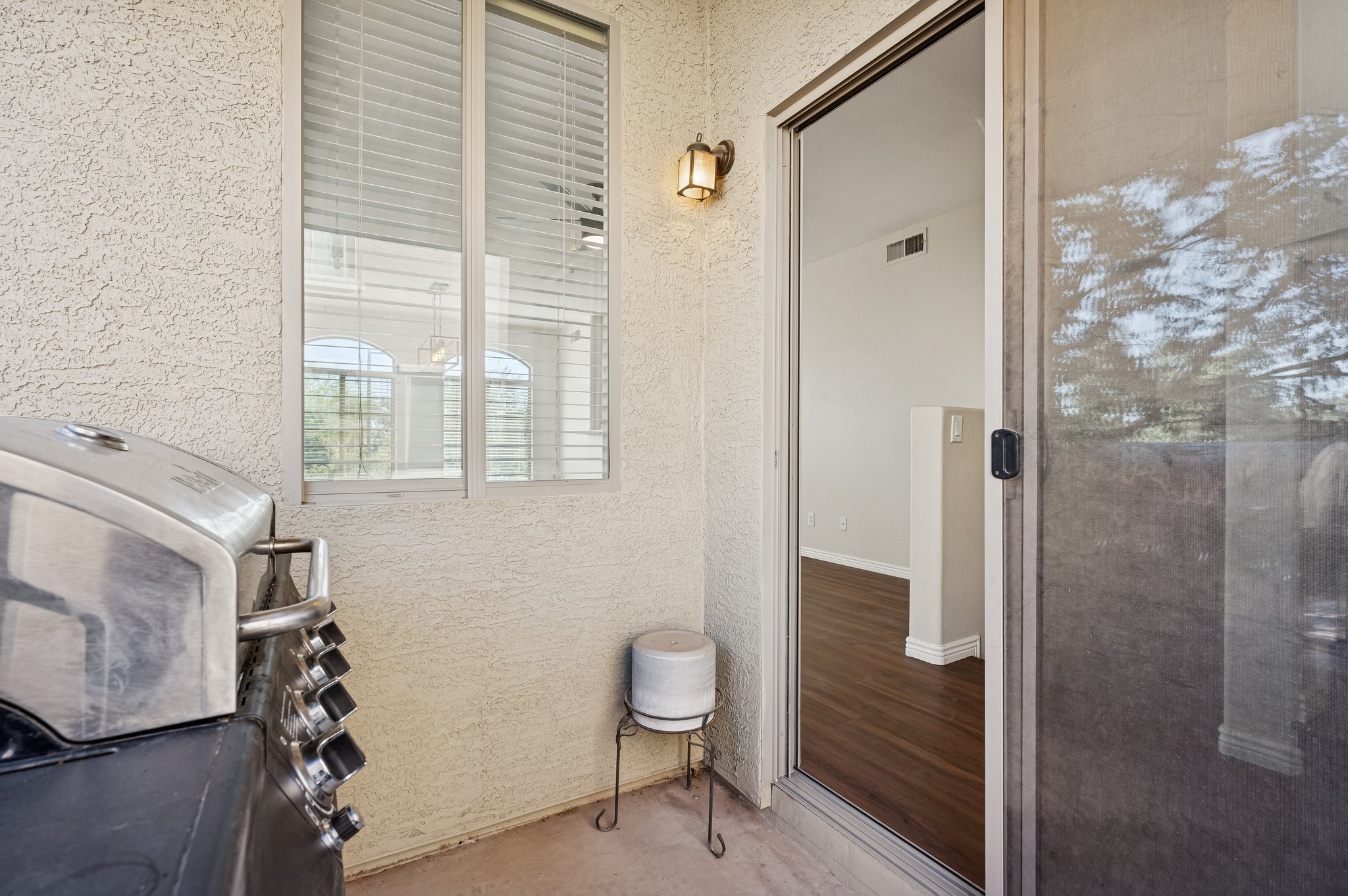 900 S 94th St 1079 - 029.jpg