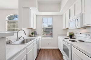 900 S 94th St 1079 - 010.jpg