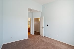 900 S 94th St 1079 - 016.jpg