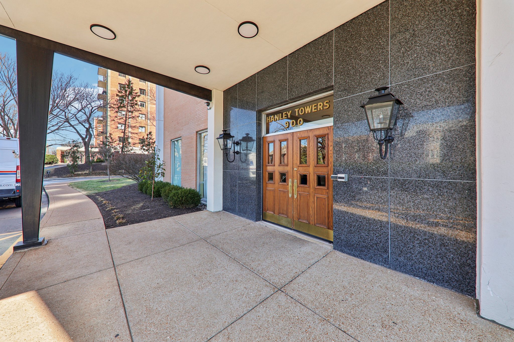 900 S Hanley Rd 7D-S2802-004.jpg