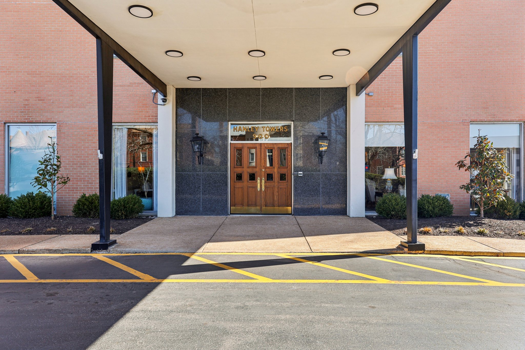 900 S Hanley Rd 7D-S2802-005.jpg