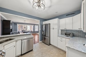900 S Hanley Rd 7D-S2802-017.jpg