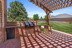 9000 Blenheim Dr 08