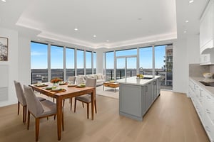 DSC01560 virtually staged.jpeg