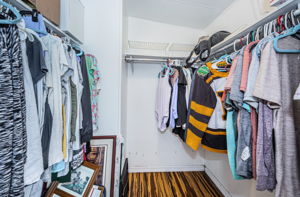 Master Bedroom Walk-in Closet-2