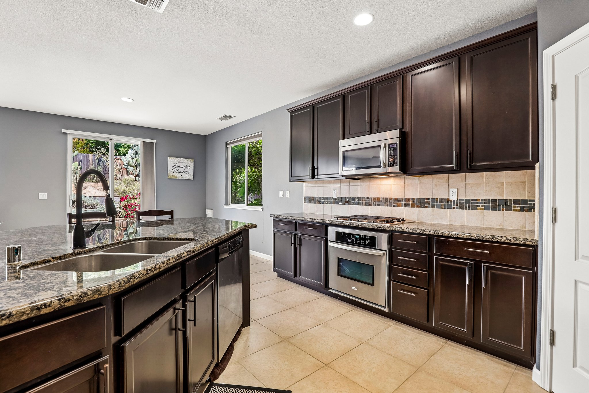 Clarissa Dr-S2104-016.jpg