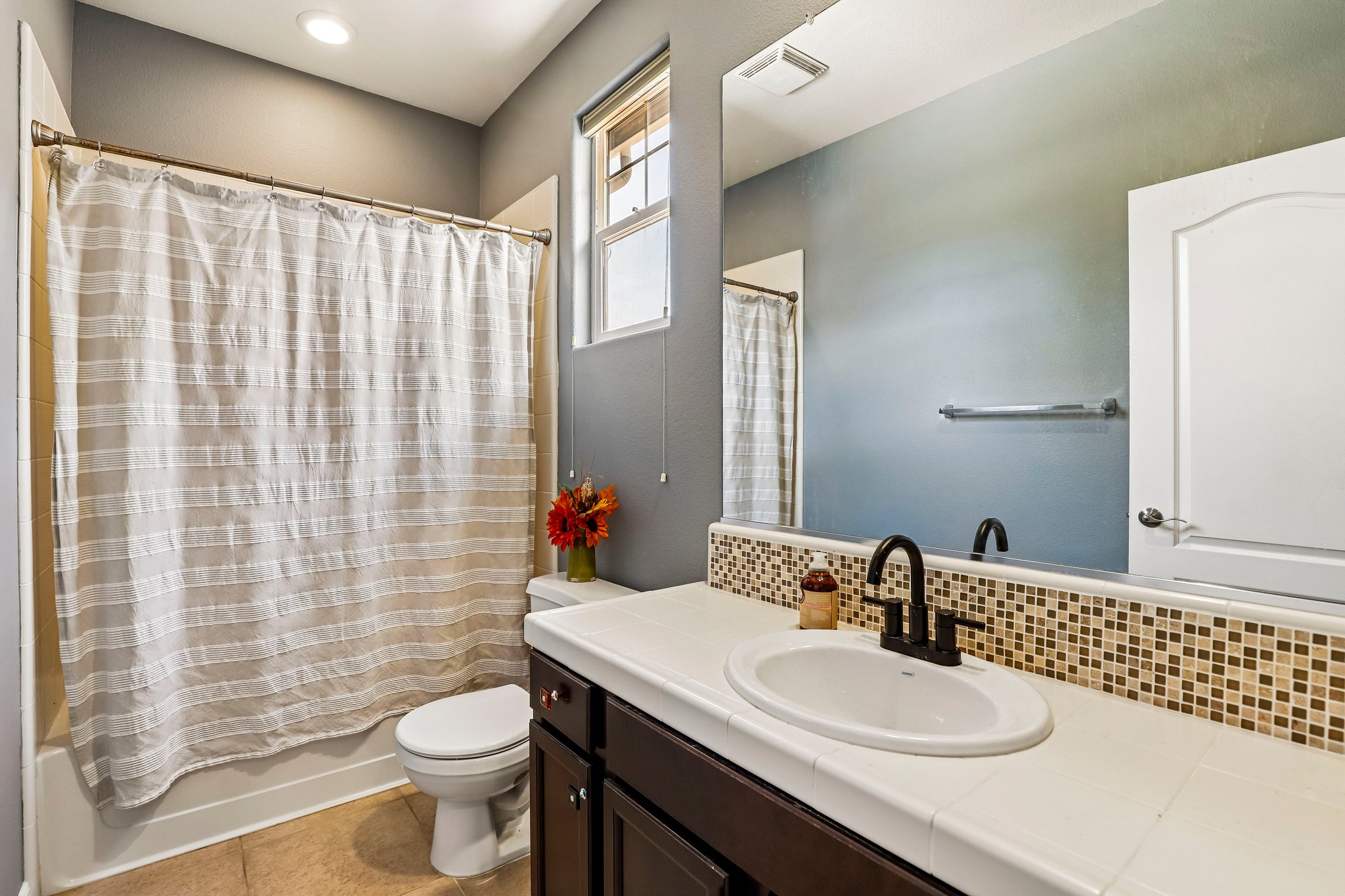 Clarissa Dr-S2104-017.jpg