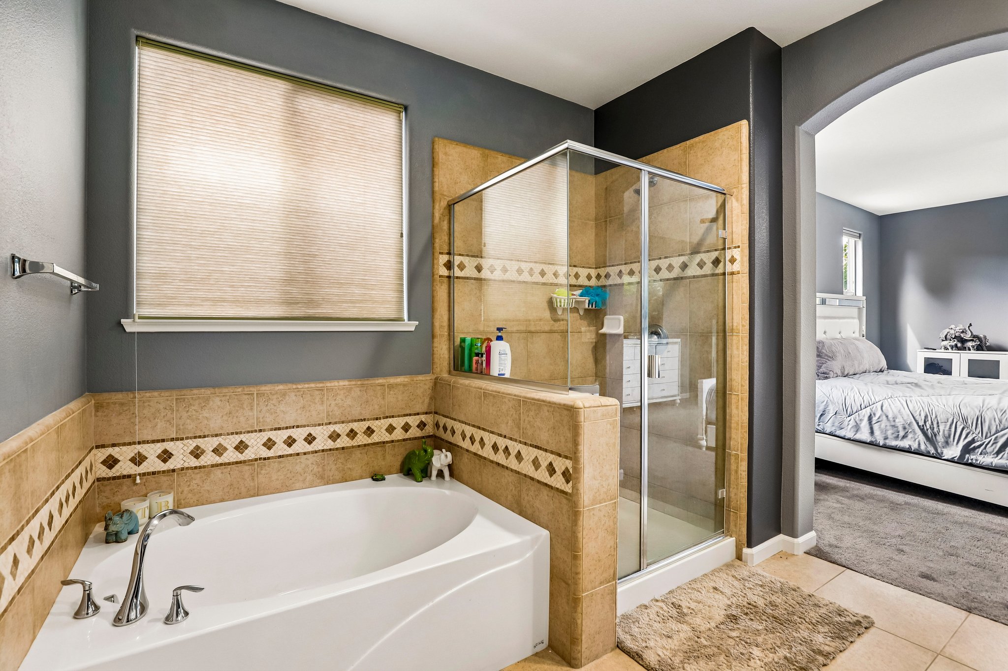 Clarissa Dr-S2104-030.jpg