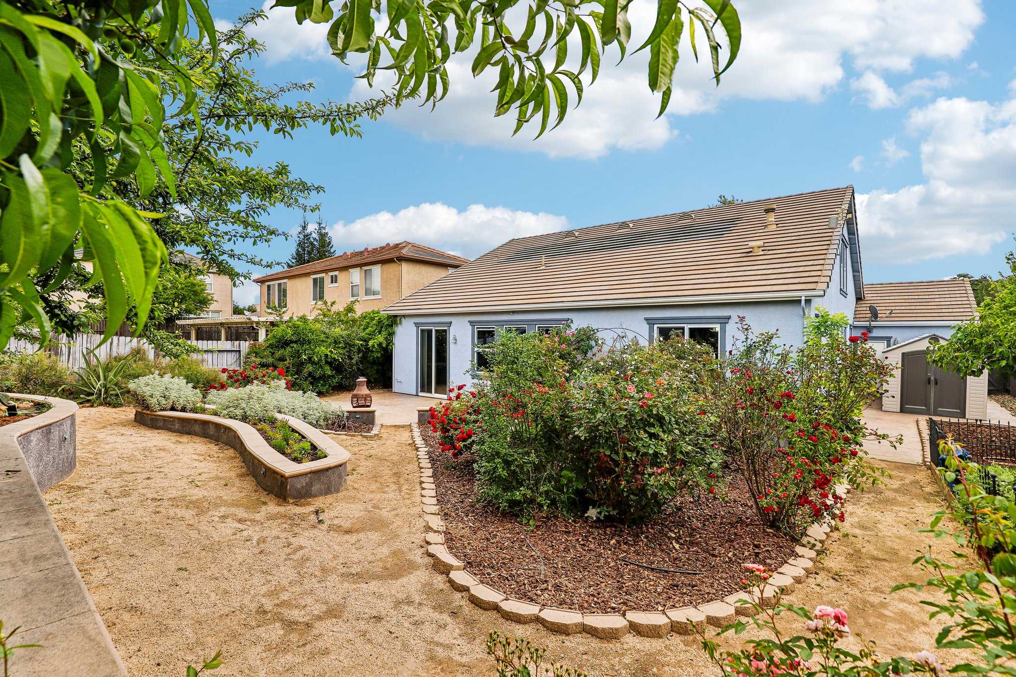 Clarissa Dr-S2104-039r.jpg