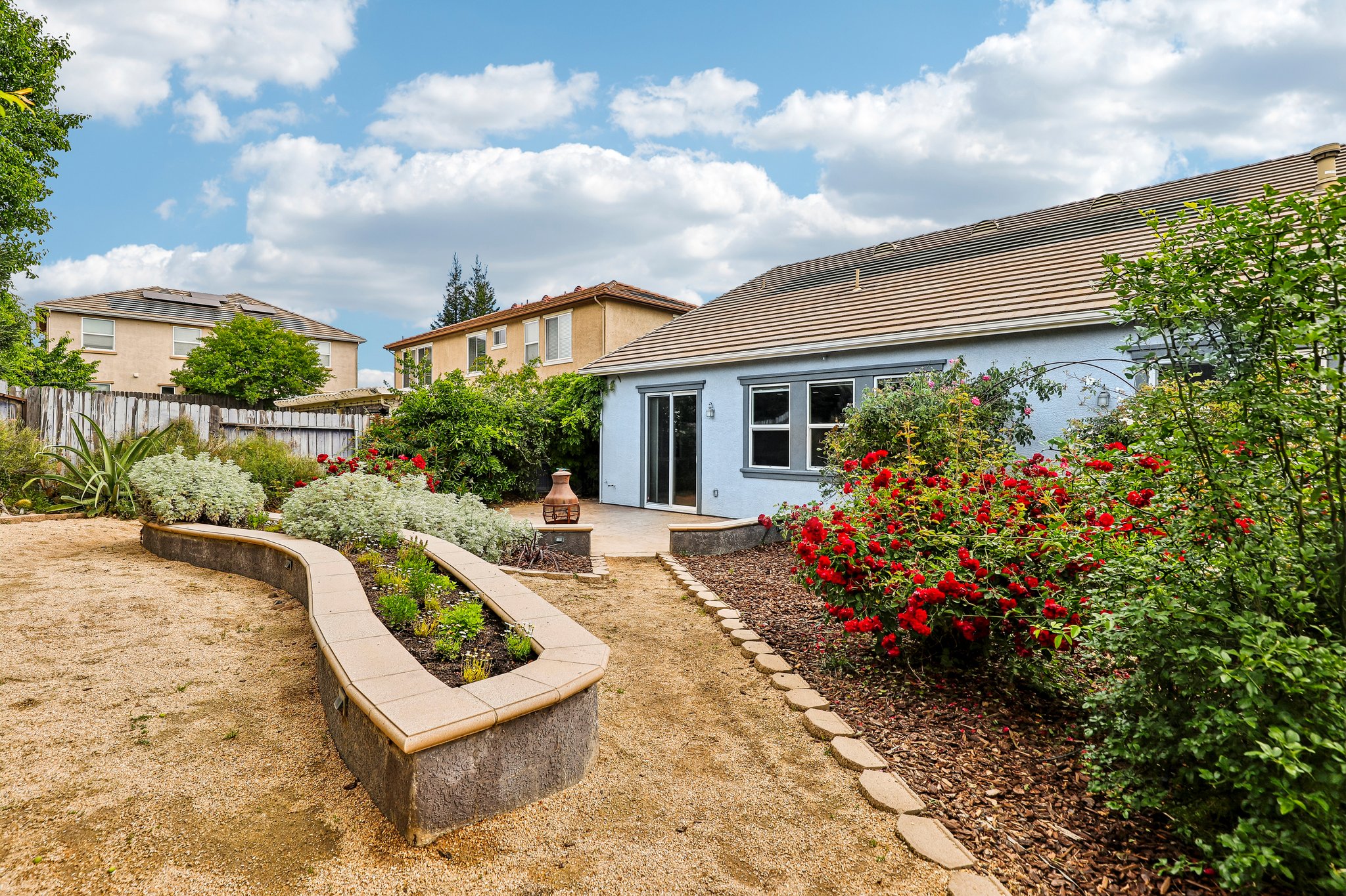 Clarissa Dr-S2104-041r.jpg