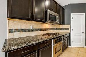 Clarissa Dr-S2104-013.jpg