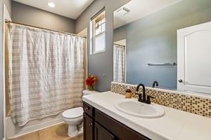 Clarissa Dr-S2104-017.jpg