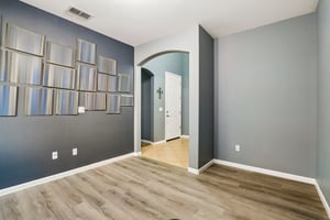 Clarissa Dr-S2104-023.jpg