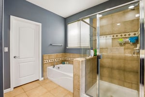 Clarissa Dr-S2104-029.jpg