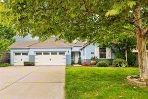 Clarissa Dr-S2104-001r.jpg