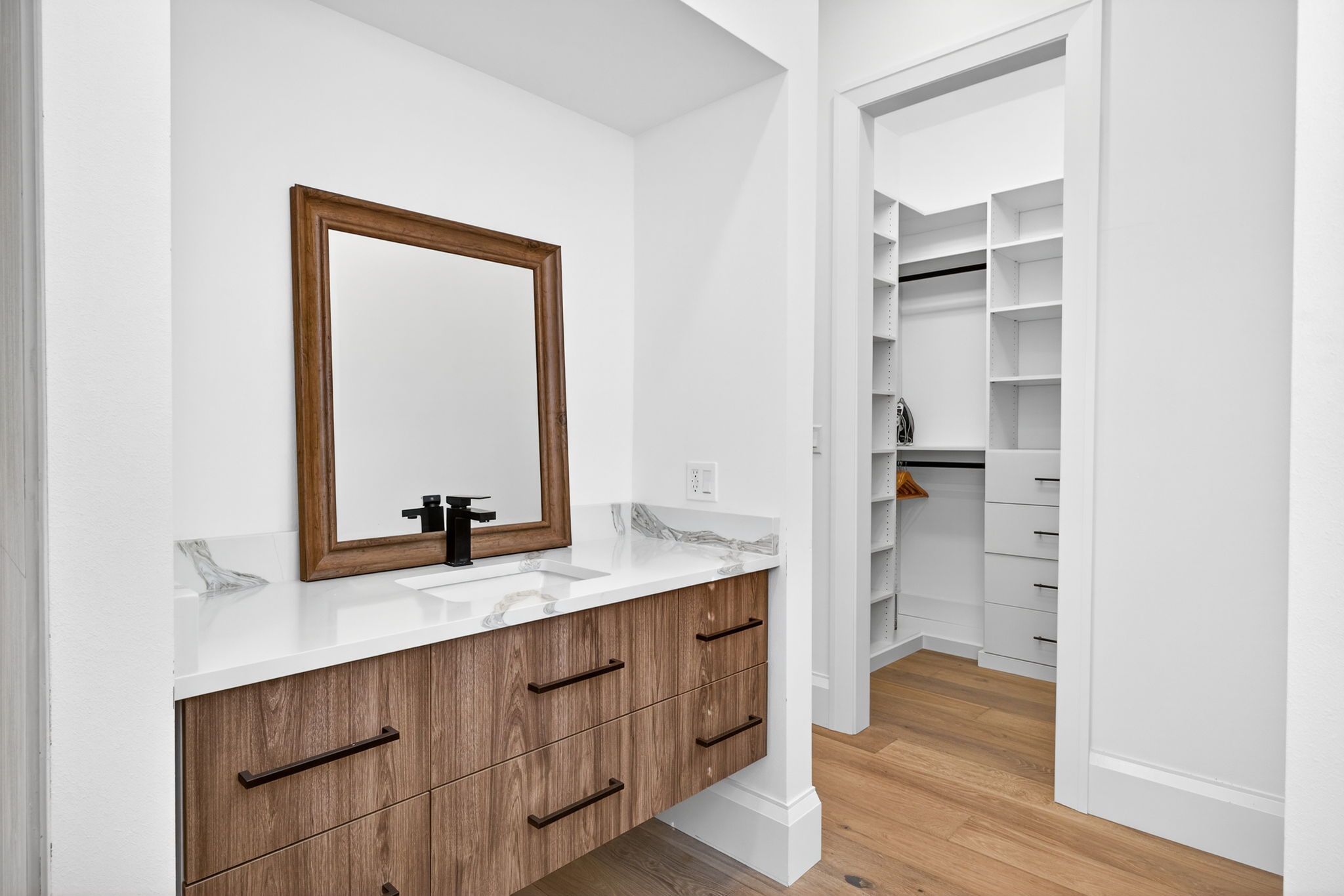 RS - Primary Bathroom 4 of 6