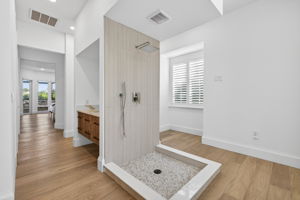 RS - Primary Bathroom 1 of 6