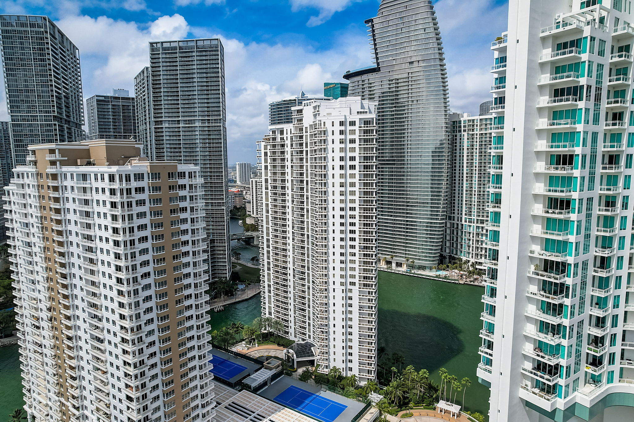 Brickell Key Blvd apt 2303-046