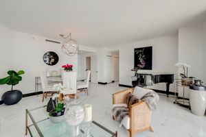 Brickell Key Blvd apt 2303-004