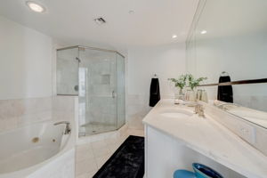 Brickell Key Blvd apt 2303-019