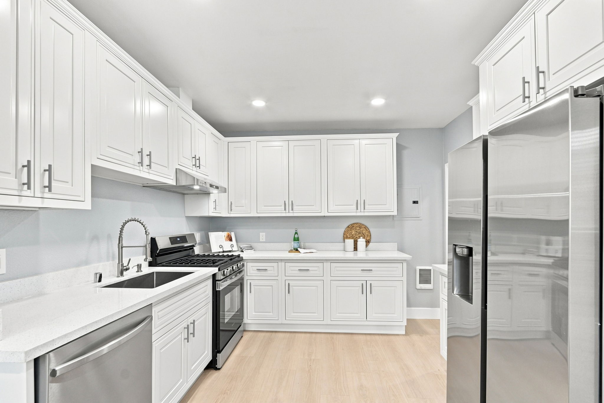 018_F8_901 Hanover St 901-903