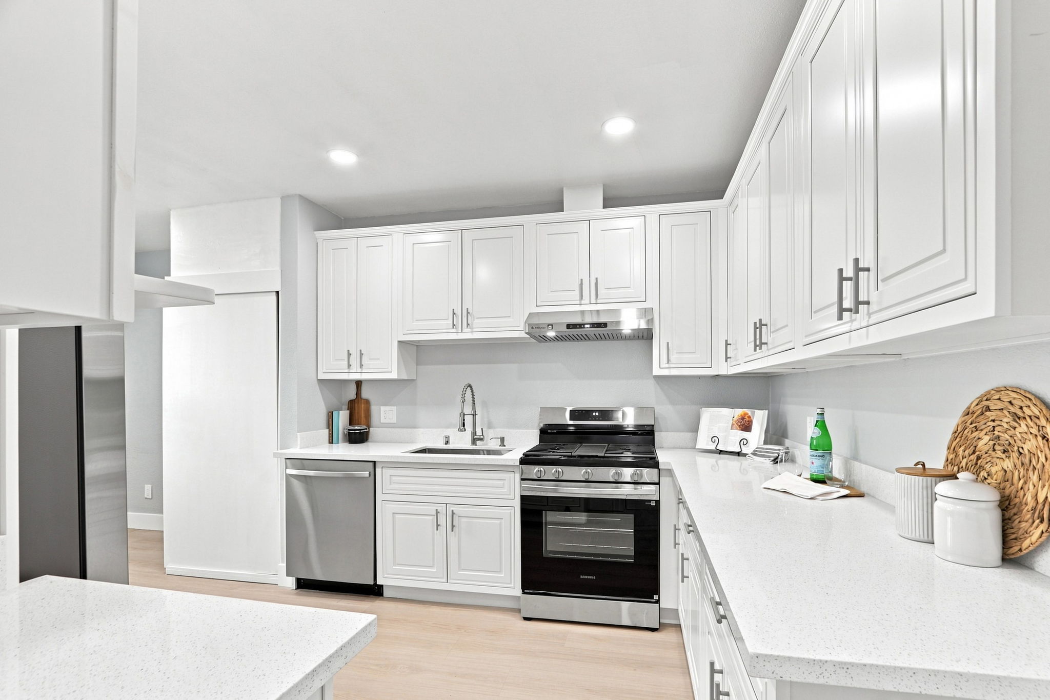 019_F8_901 Hanover St 901-903