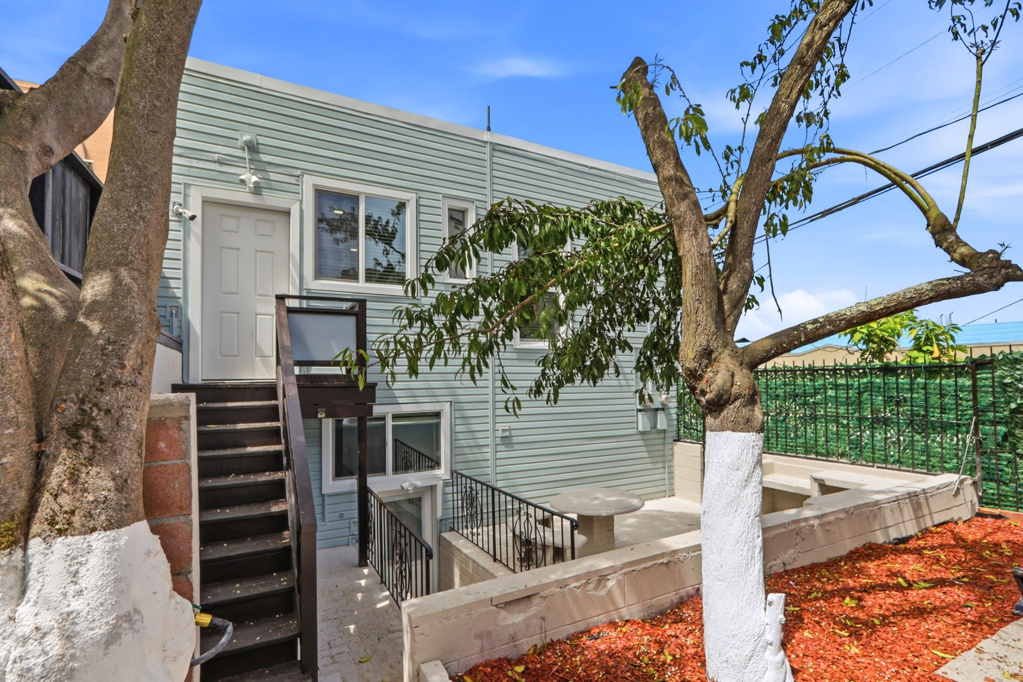 058_F8_901 Hanover St 901-903
