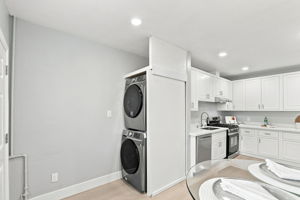 052_F8_901 Hanover St 901-903