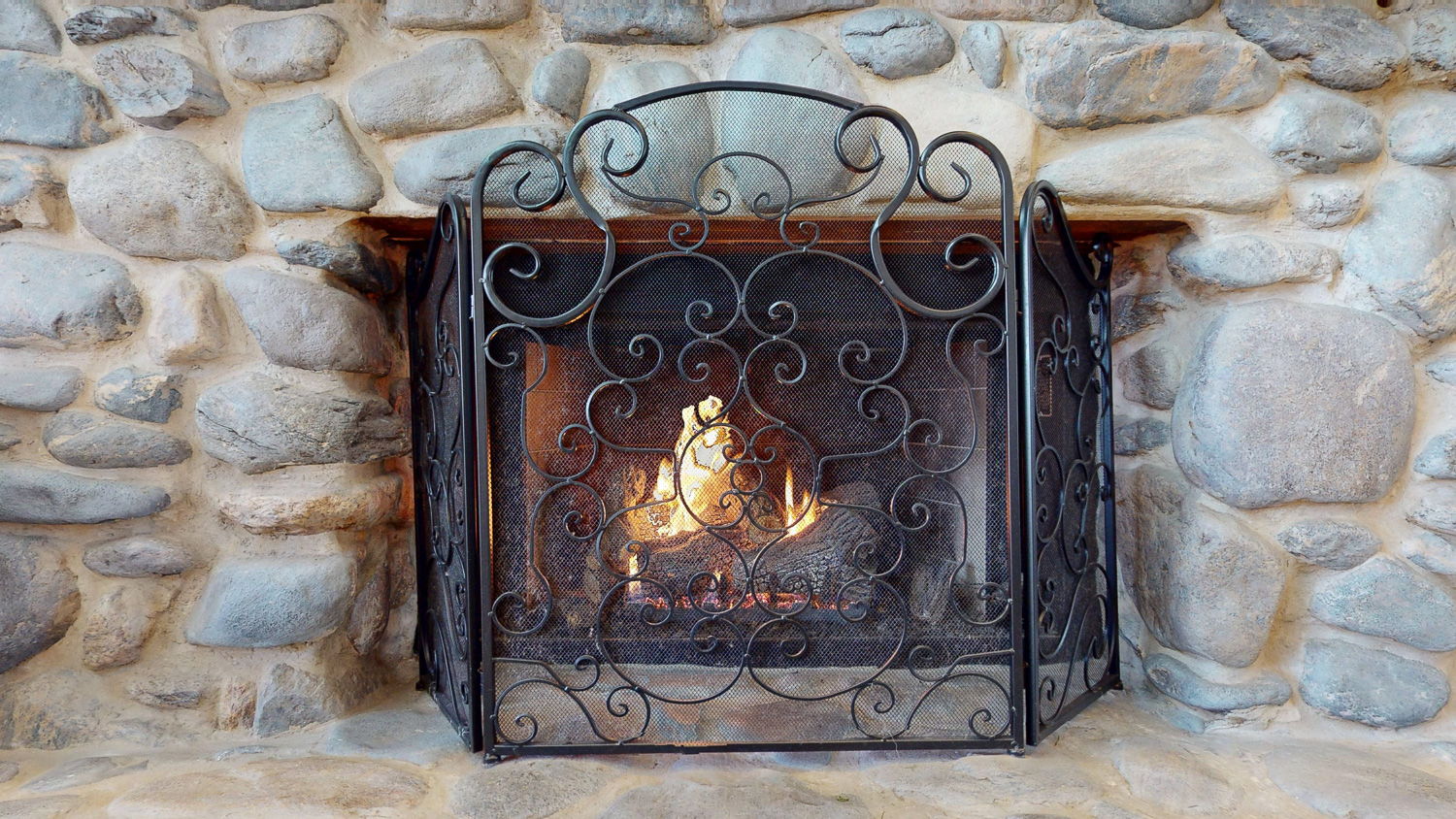 9011 Baywood Living Fire-2