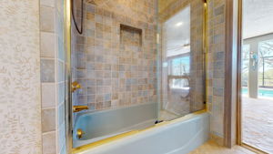 9011 Baywood 2nd Bed Bath-1