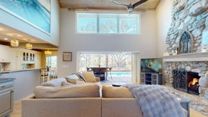 9011 Baywood Living Dining-03