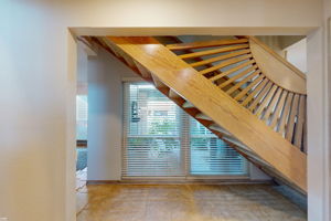 9011 Baywood Stairs-1