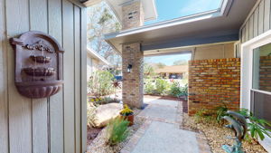 9011 Baywood Entrance-2-2