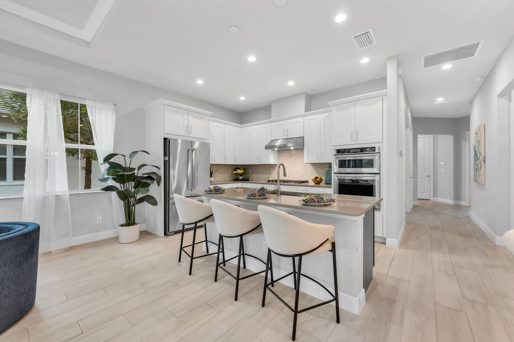 Breakfast Bar - Kitchen