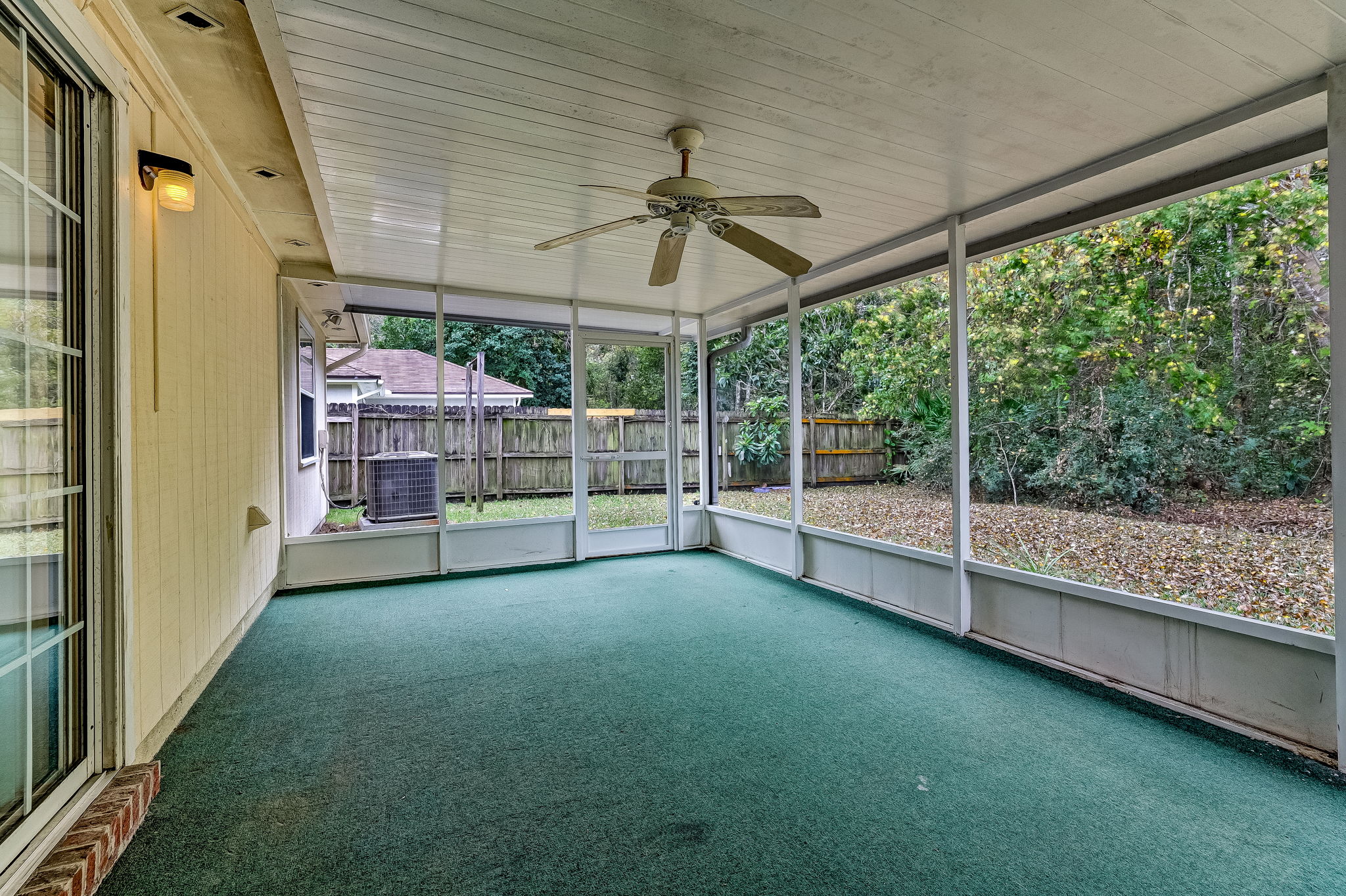 Screened-in Porch