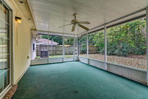 Screened-in Porch