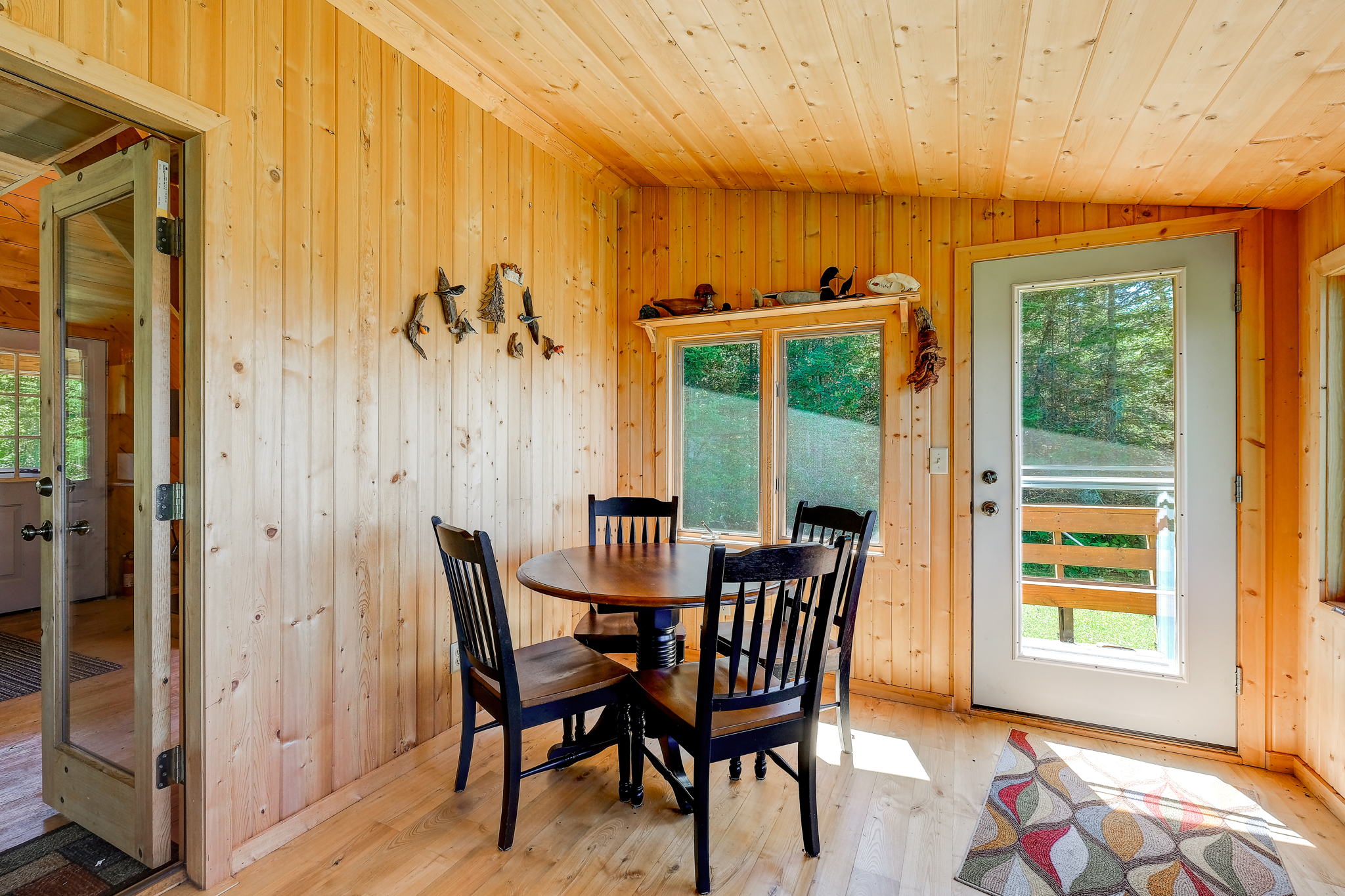 15 Formal dining room