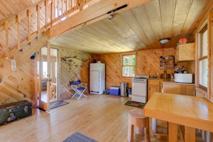 5 Kitchen and dining room