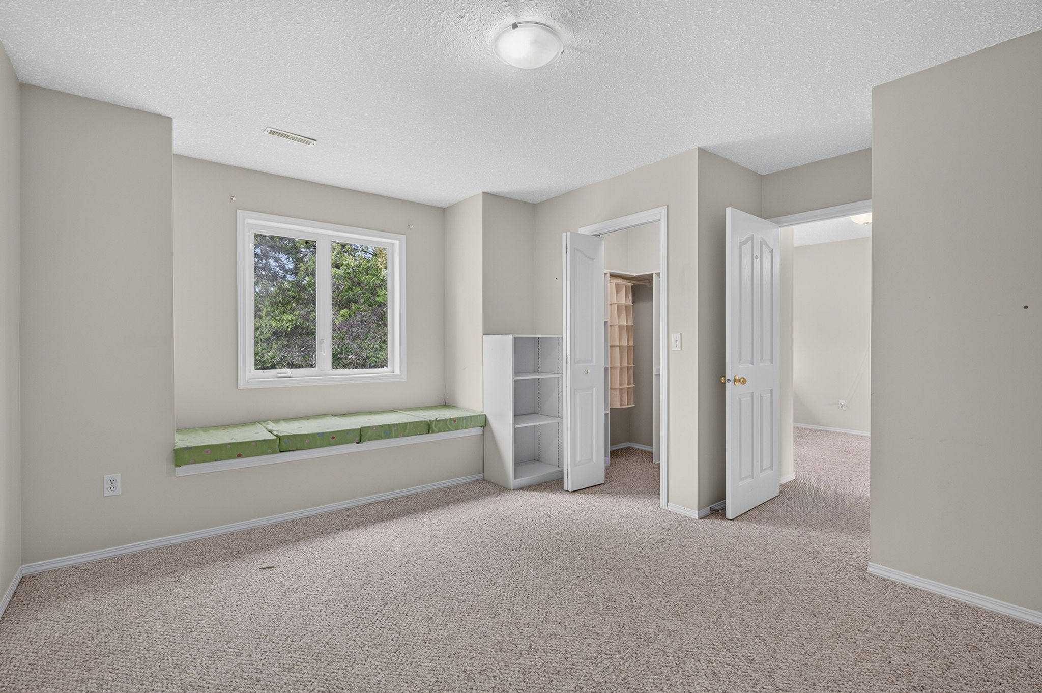  Photo 50
