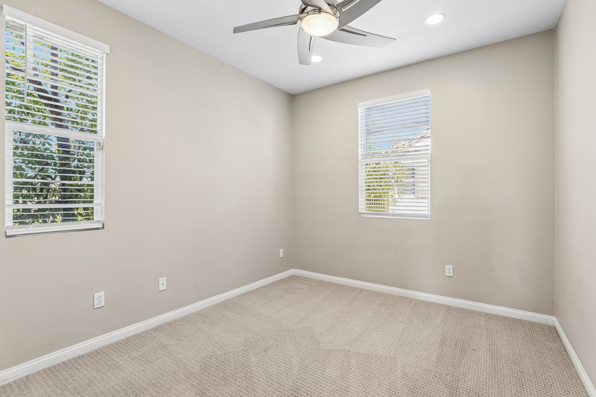 Botanica Ln A-S0710-027.jpg