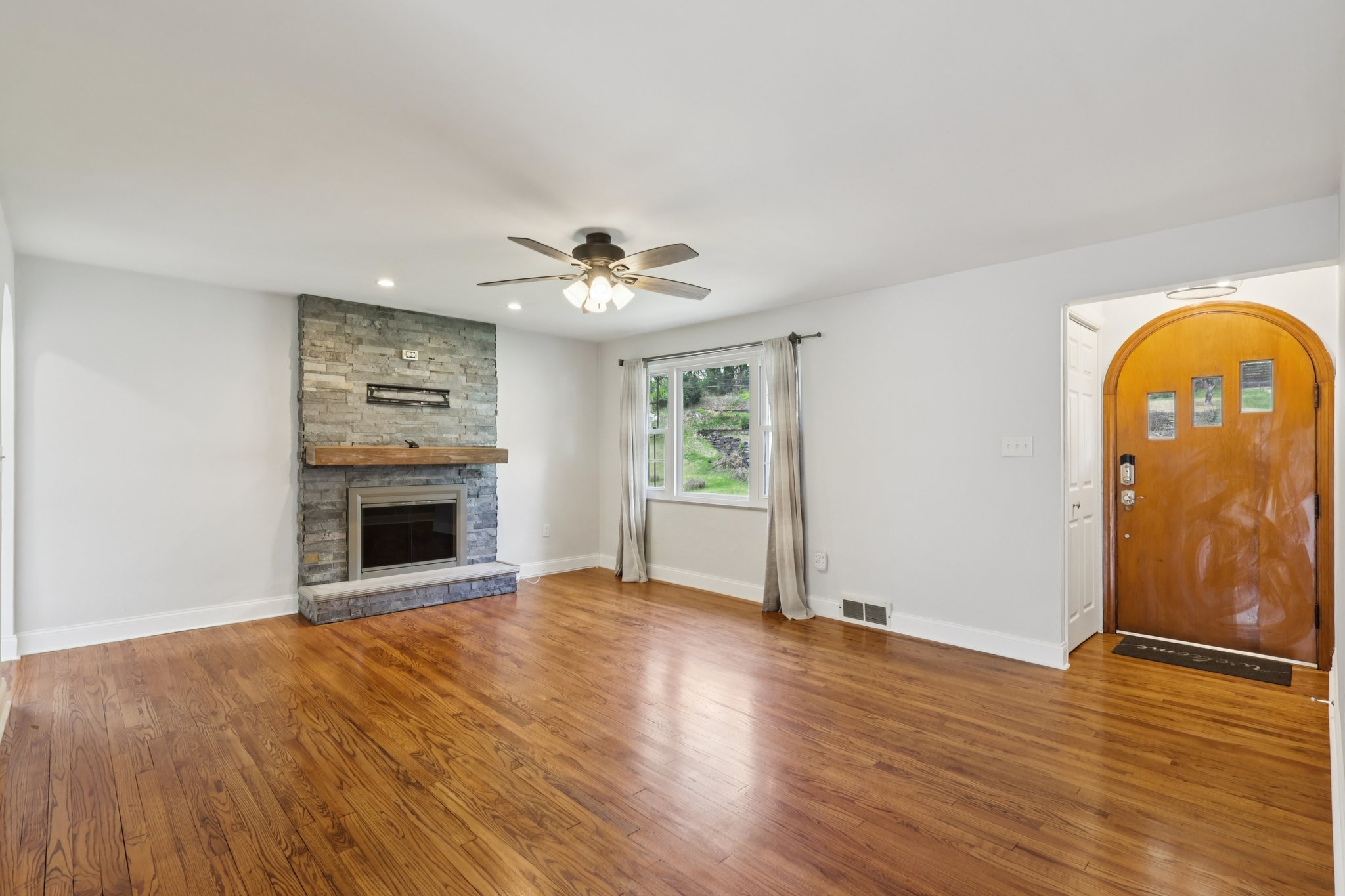 Marjorie Dr-S1704-011.jpg