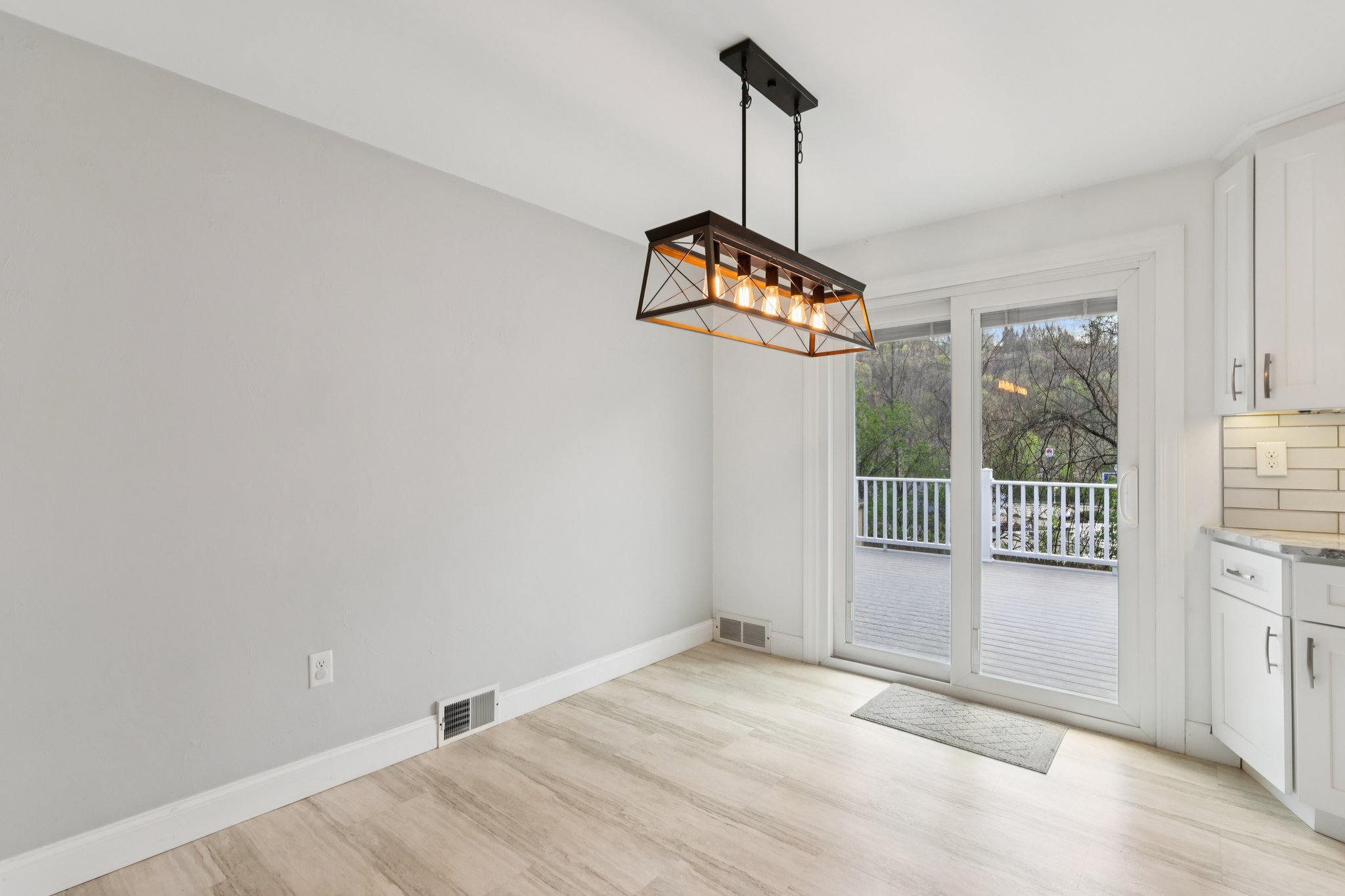 Marjorie Dr-S1704-014.jpg