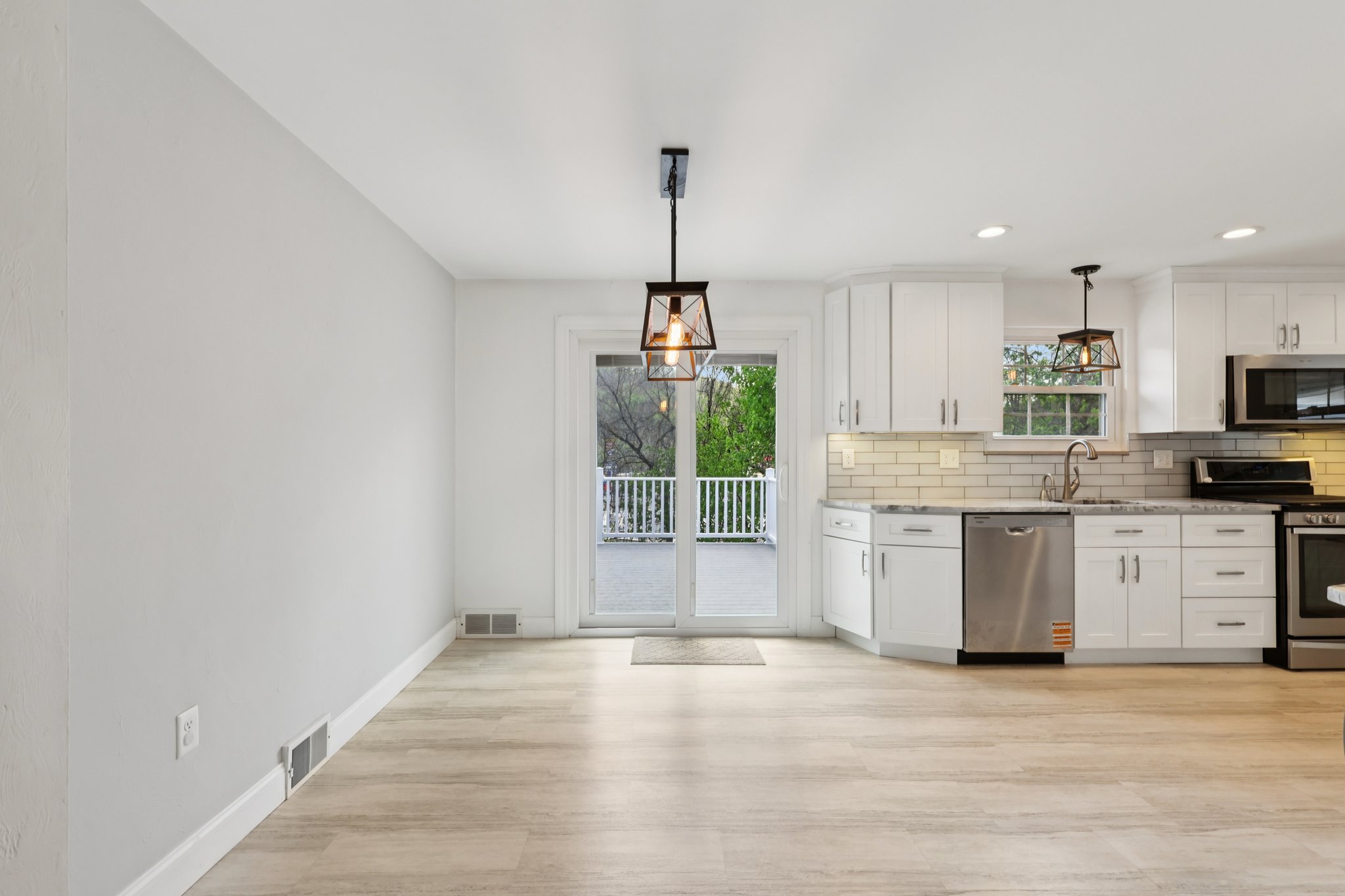 Marjorie Dr-S1704-015.jpg