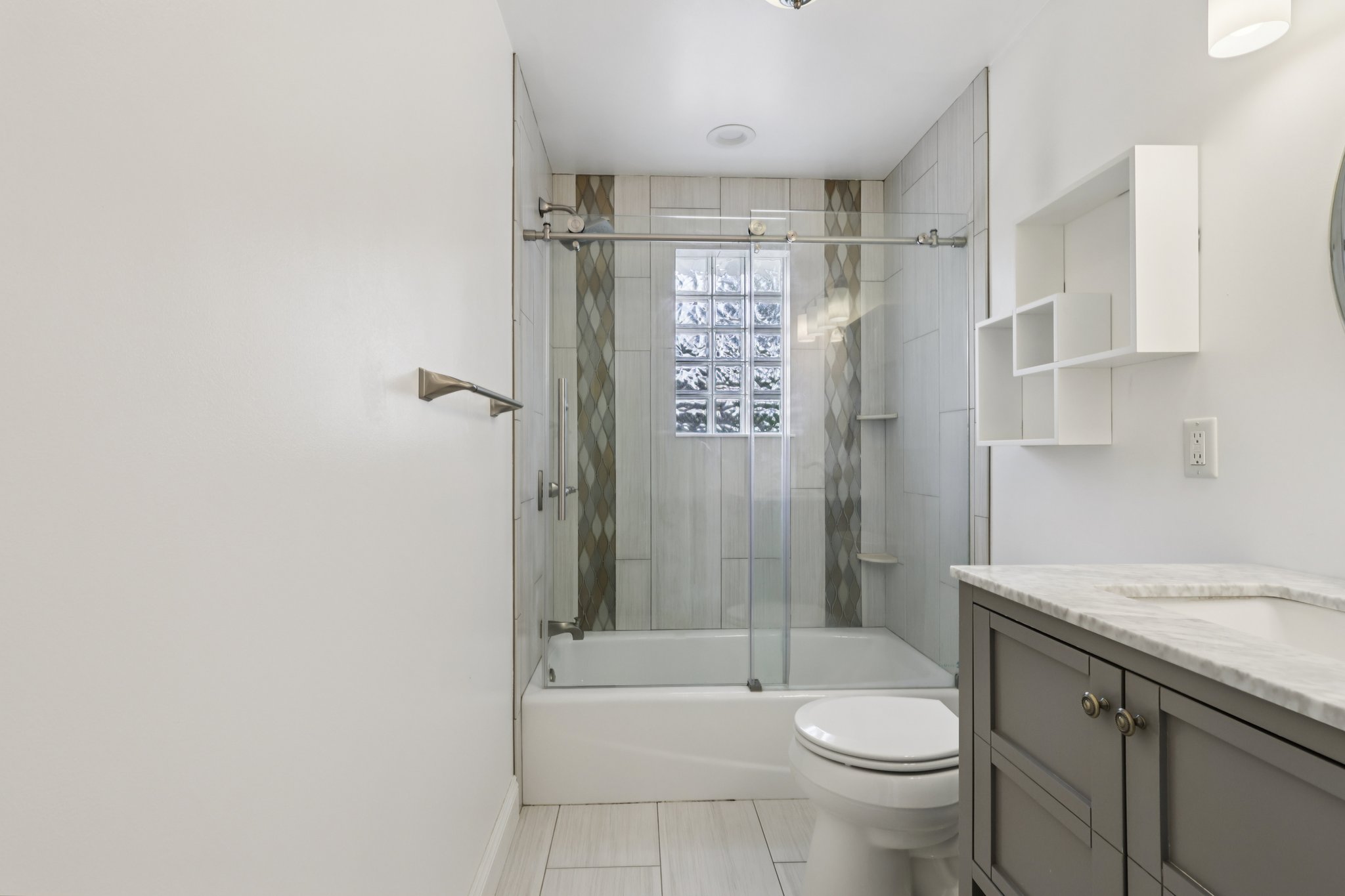 Marjorie Dr-S1704-022.jpg