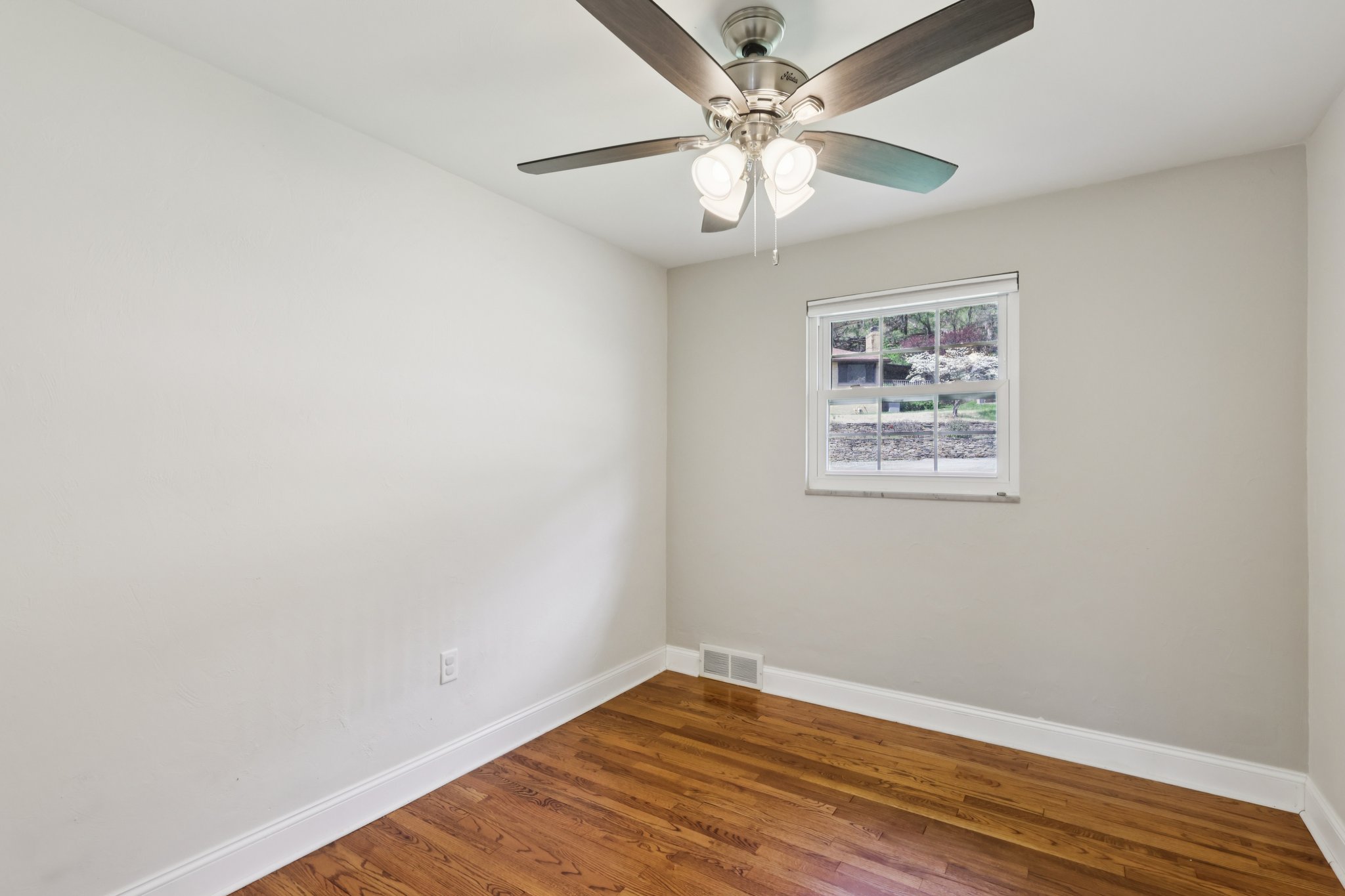 Marjorie Dr-S1704-033.jpg