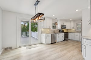 Marjorie Dr-S1704-012.jpg