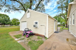  Photo 33