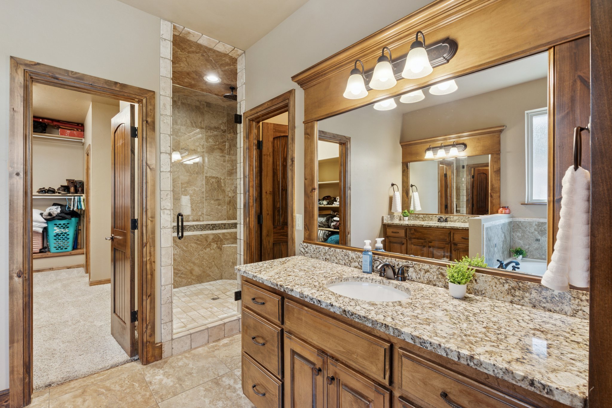 9021 NW 148th Pl_021.jpg